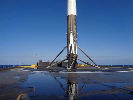 SpaceX lands rocket at sea 2nd time after satellite launch