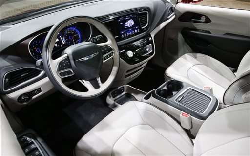 With SUV look, tech touches, Chrysler aims to revive minivan