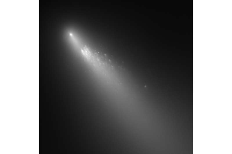 New study reveals relationships between chemicals found on comets