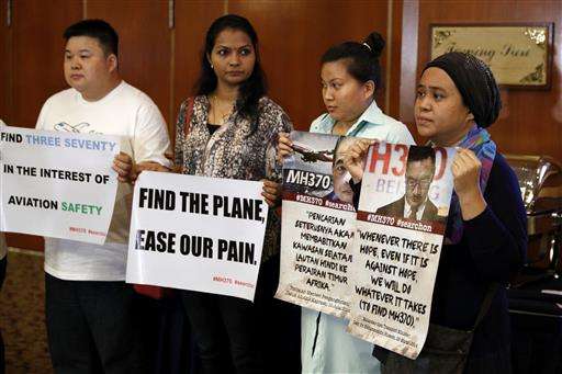 Oceanographer says Flight 370 could be north of search area (Update)