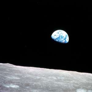 Psychologists study intense awe astronauts feel viewing earth from space
