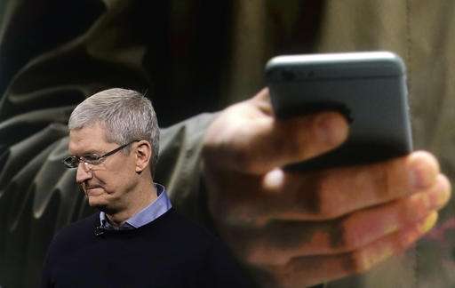 Apple reports iPhone sales down, 1st revenue drop since 2003