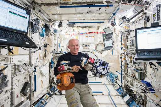 Astronaut breaks US record: 521 days in space and counting