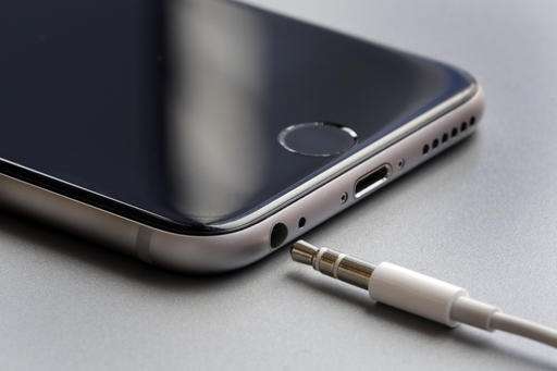 Can Apple make listening easy without a headphone jack?