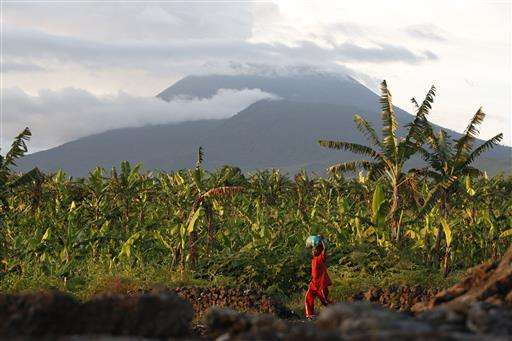 Congo volcano brings farmers rich soil but eruption threat