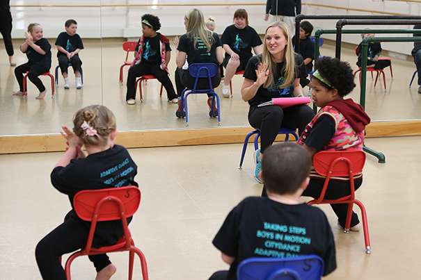 Dance that adapts to disabilities