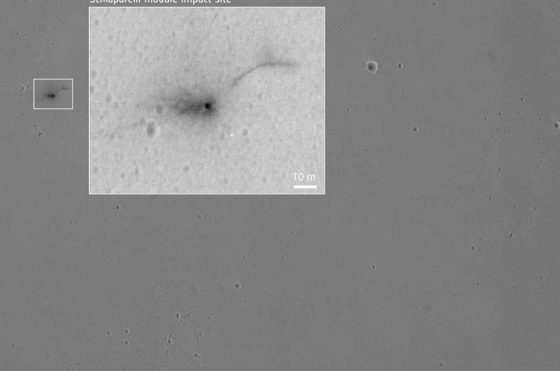 Detailed images of Schiaparelli and its descent hardware on Mars