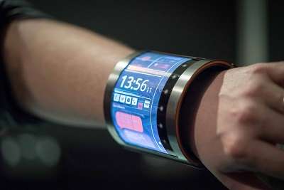 FlexEnable shows vision in wrist-hugging display at MWC