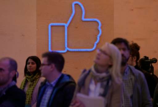 German court bans a shopping website from using the &quot;like&quot; function of its Facebook page if it did not warn customers 