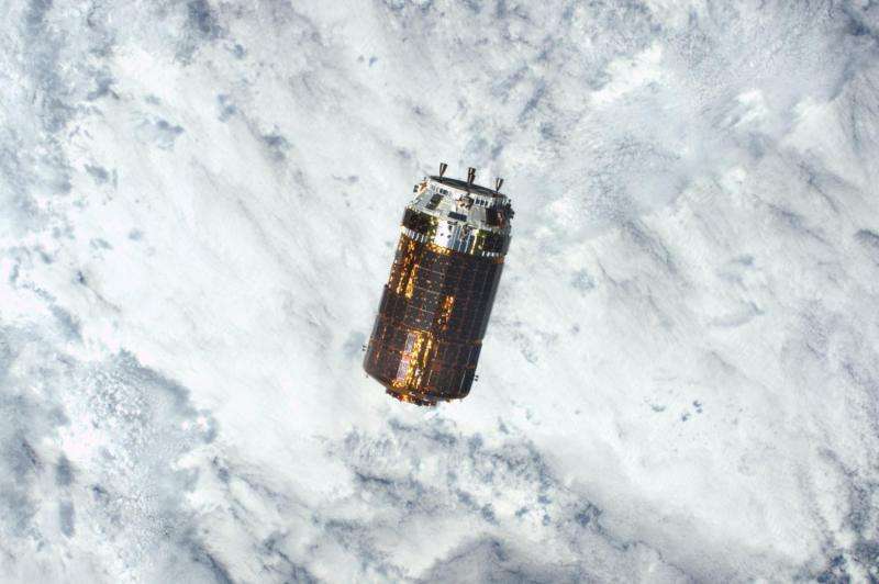Image: HTV-6 cargo craft approaches space station