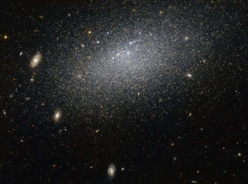 Image: Hubble uncovers a mysterious dwarf galaxy