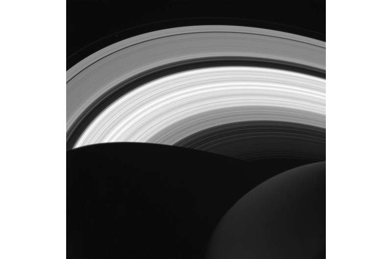 Image: In daylight on Saturn's night side