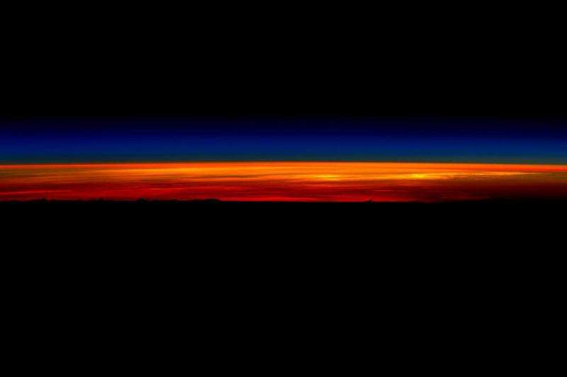 Image: Last sunrise from a year in space