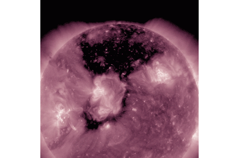 Image: NASA’s SDO peers into huge coronal hole