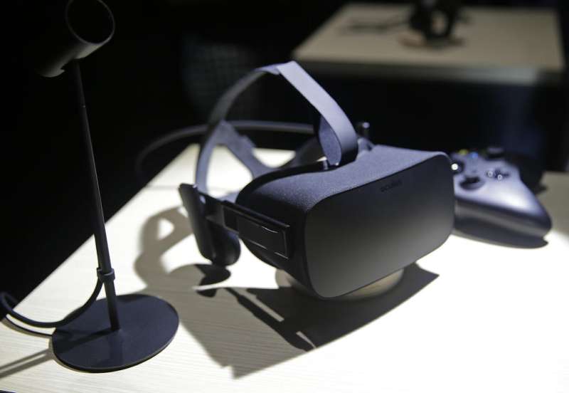 In Tech: Dish techs fix iPhones, Best Buy gets Oculus VR