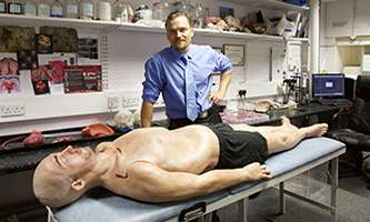 'Lifelike' human body to help train surgeons