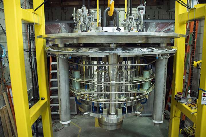 National MagLab racks up new world record with hybrid magnet