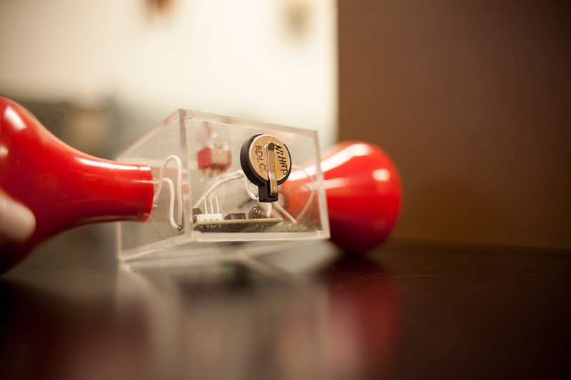 New kind of supercapacitor made without carbon
