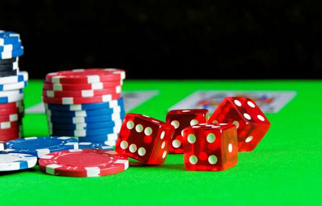 Online gambling regulations should be tightened to protect children and young people, research finds