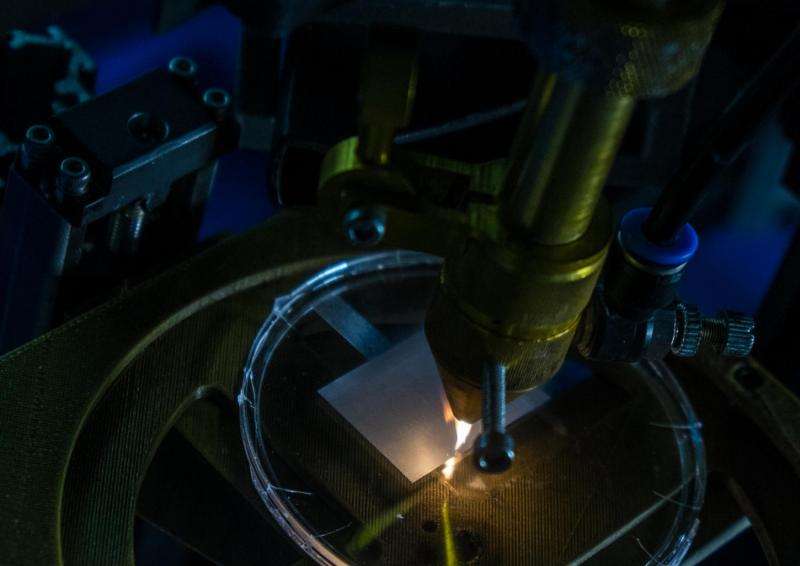 Open-source laser fabrication lowers costs for cancer research