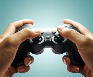 Playing action video games boosts visual motor skill underlying driving