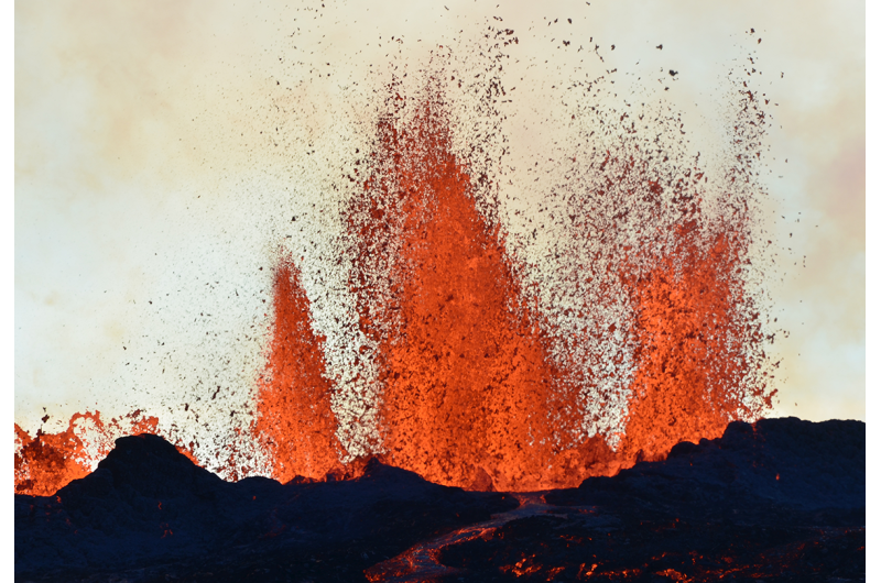 Record-breaking volcanic kettle on Iceland explored