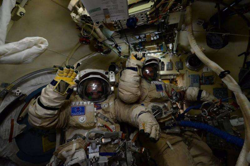 Russian spacewalk marks end of ESA’s exposed space chemistry