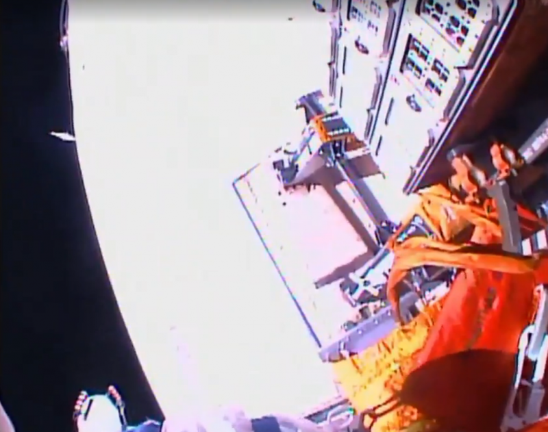 Russian spacewalk marks end of ESA’s exposed space chemistry