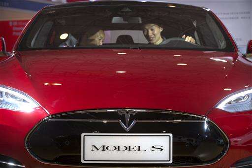 Tesla driver killed in crash while using car's 'Autopilot'