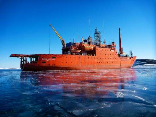 The ageing vessel has been battling the stormy Southern Ocean since 1989 and is scheduled to be replaced in 2019