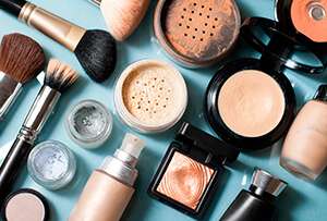 The link between makeup and a down economy