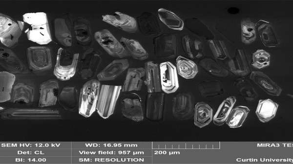 Tiny zircon crystals clue to volcanic super-eruptions