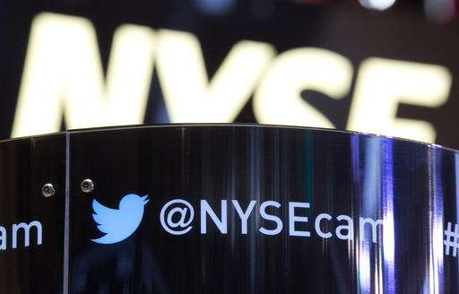 Twitter still struggling to grow as rivals race ahead