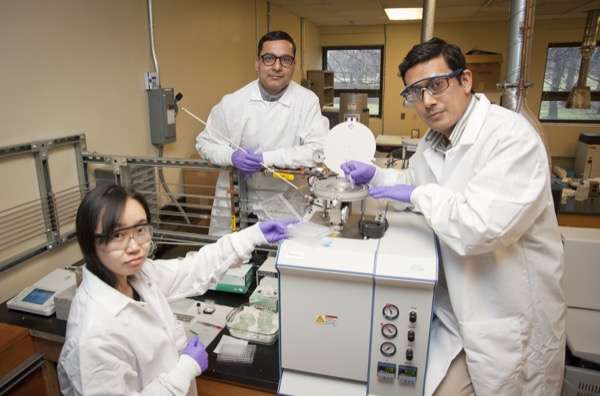 UD researchers examine ways to break down, track synthetic compound in herbicides