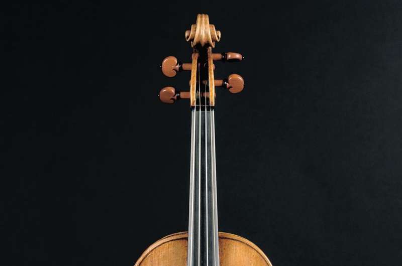 Violin varnish: Key to a fiddle's tone