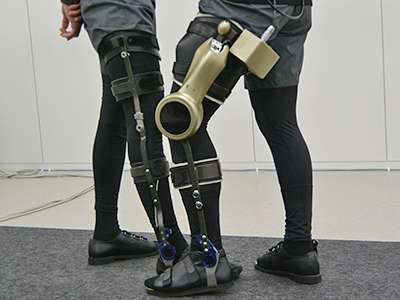 Wearable modular device to facilitate walking rehabilitation