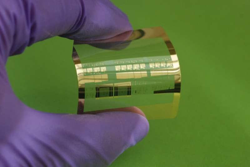 With simple process, engineers fabricate fastest flexible silicon transistor