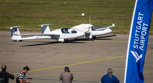 World's first 4-seater fuel-cell plane takes off in Germany