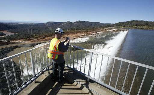 188,000 under evacuation orders near Northern California dam