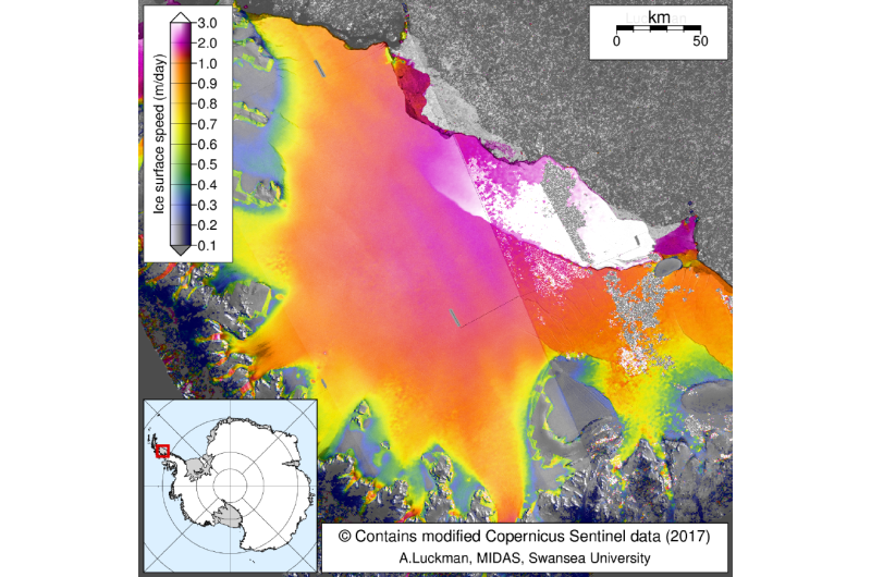 Antarctic ice rift spreads