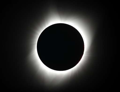 'A primal experience': Americans dazzled by solar eclipse (Update)