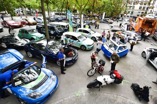 Electric vehicle rally sets off in Switzerland