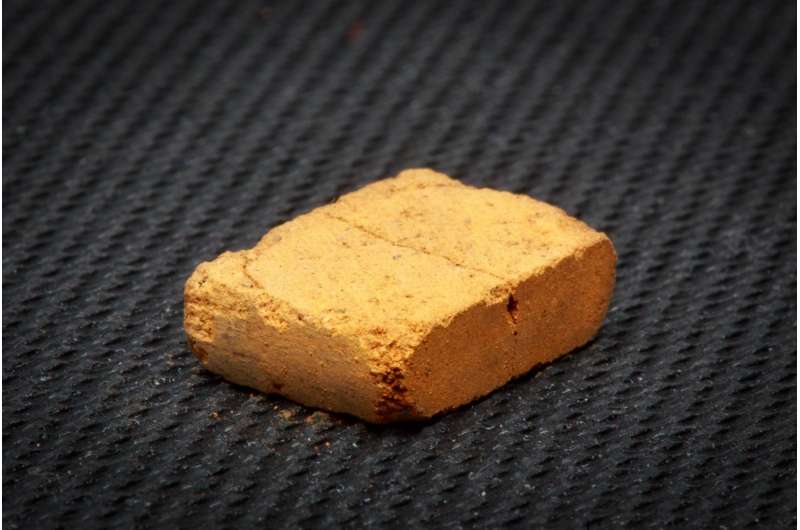 Engineers investigate a simple, no-bake recipe to make bricks from Martian soil