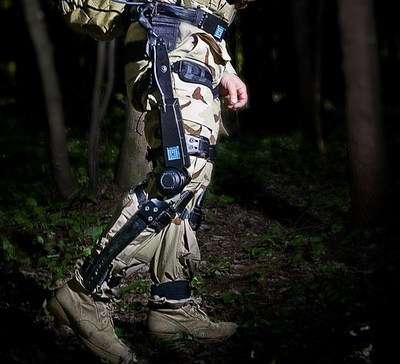 Exoskeleton helps soldiers carry heavy gear