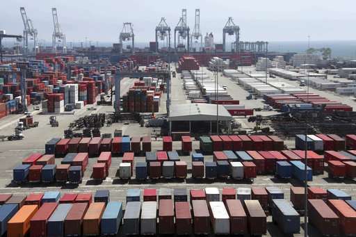 Largest US port complex passes plan to reach zero emissions