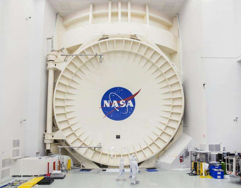 NASA closes Chamber A door to commence Webb telescope testing