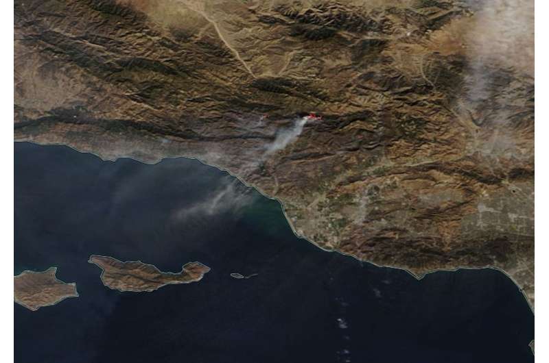 NASA's look at the difference of a few days in the Thomas Fire