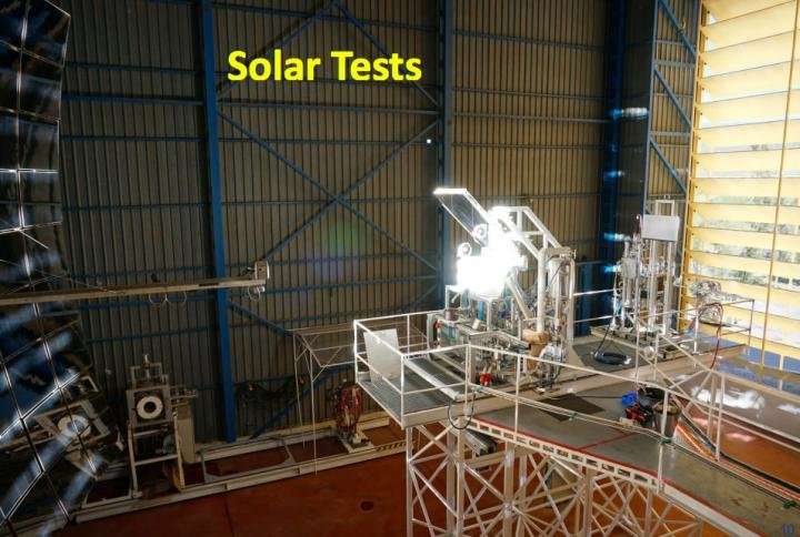 Scientist devises a solar reactor to make water and oxygen from moon rocks
