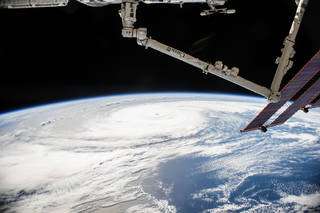SpaceX Dragon to deliver research to Space Station