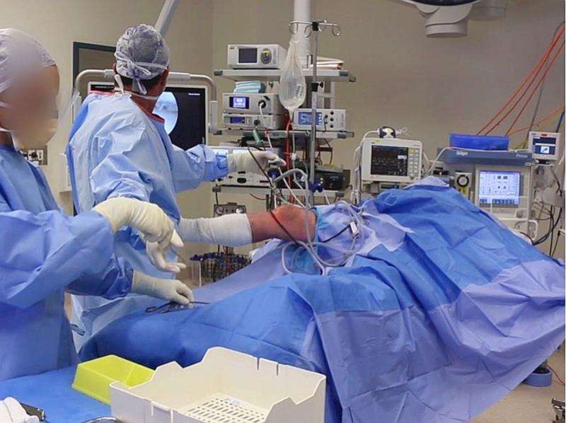 Surgeons admit to mistakes in surgery and would use robots if they reduced the risks